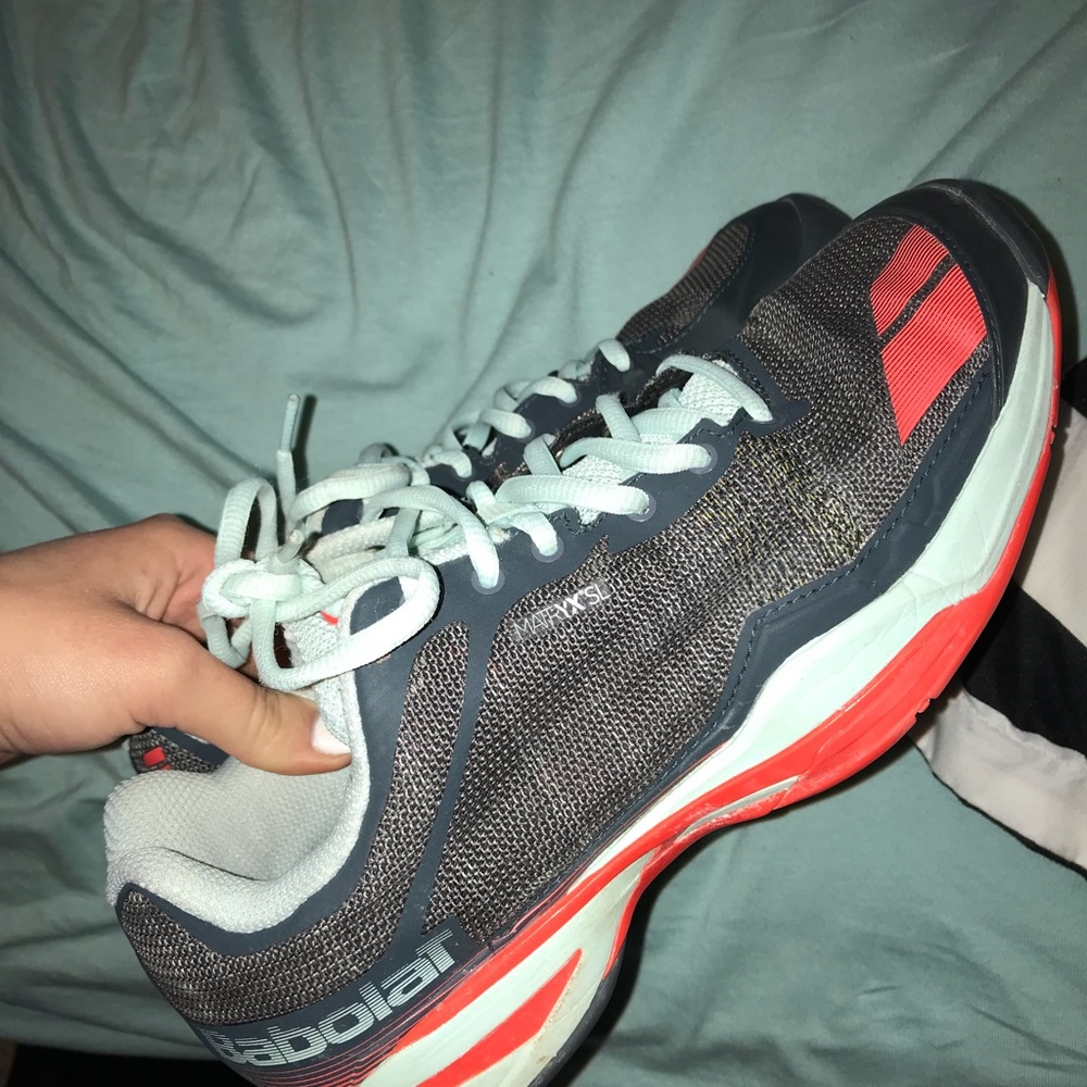Women’s Babolat tennis shoes